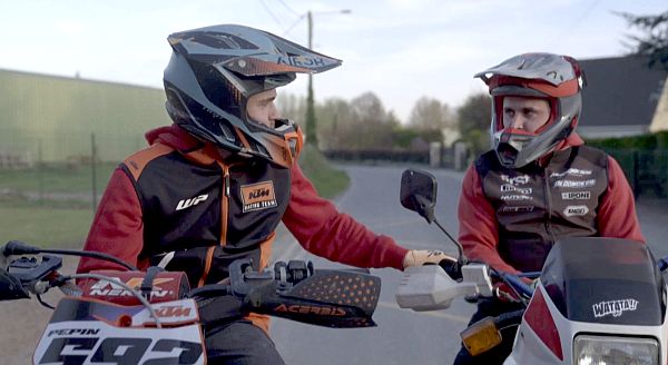 DEUX ROUES TROIS HUIT