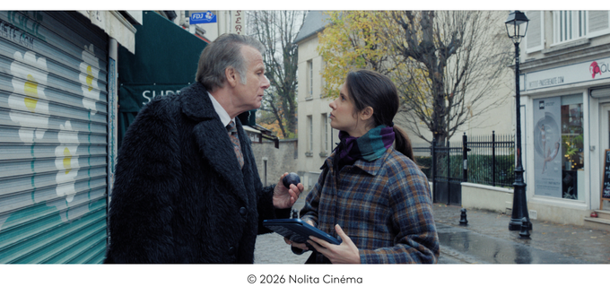 The Expert, the Rookie and the Mole