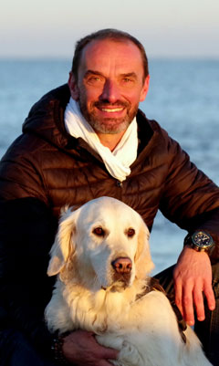 Franck et Muffin devant la mer