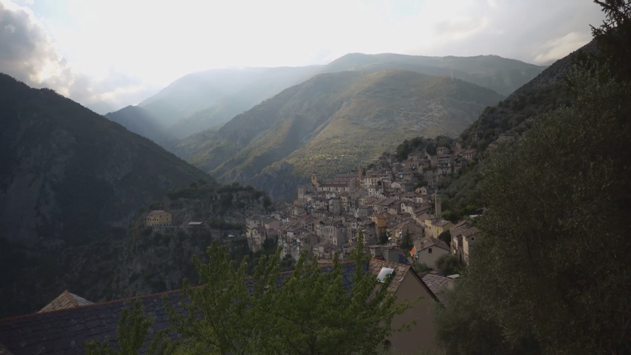 La tête haute, au coeur de la vallée de la Roya - crédit Babel Doc