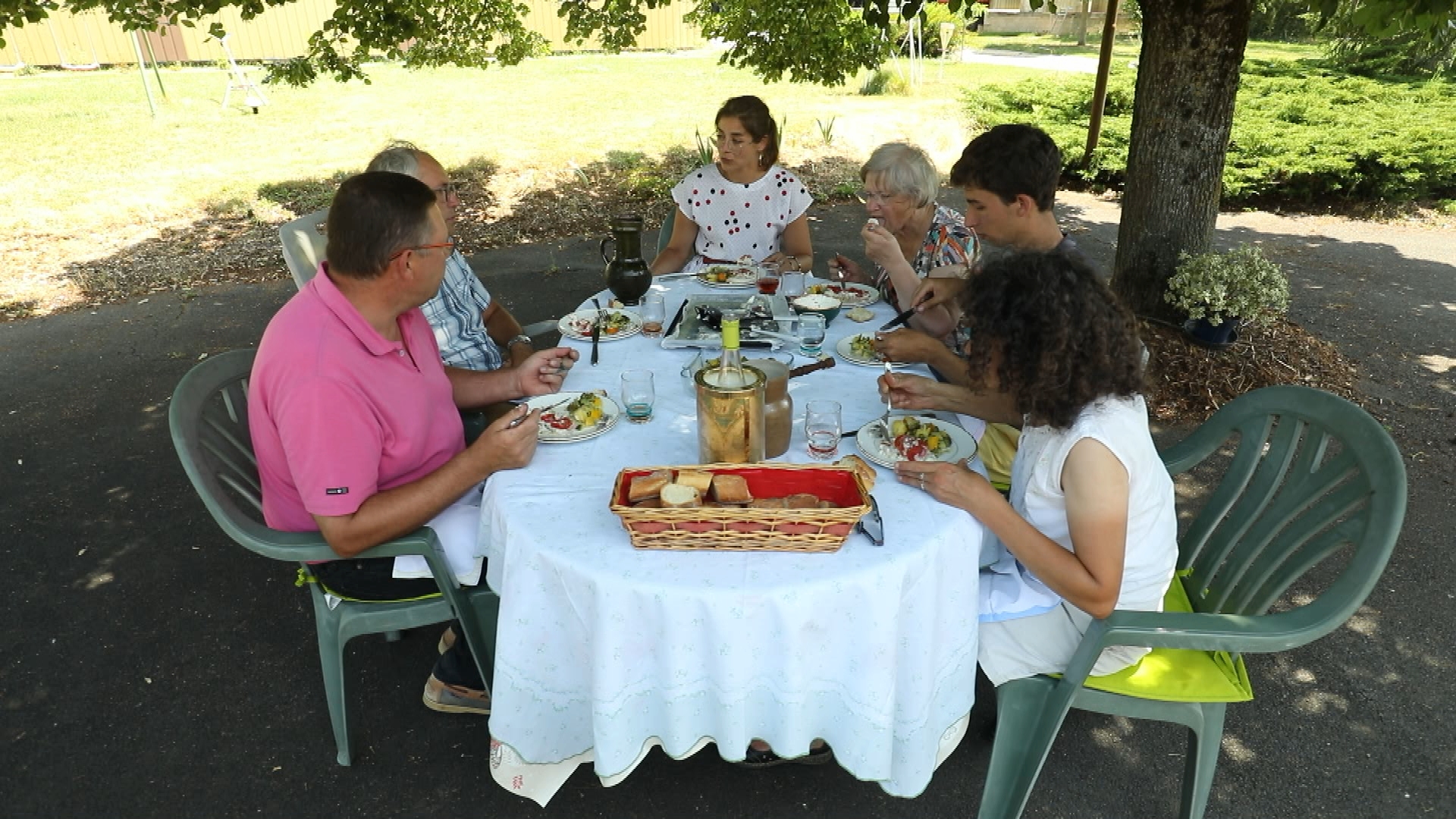 le repas sous le tilleul 