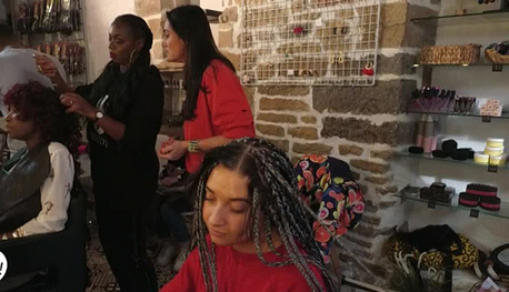 Salon de coiffure à l'africaine