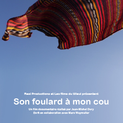 Son foulard à mon cou