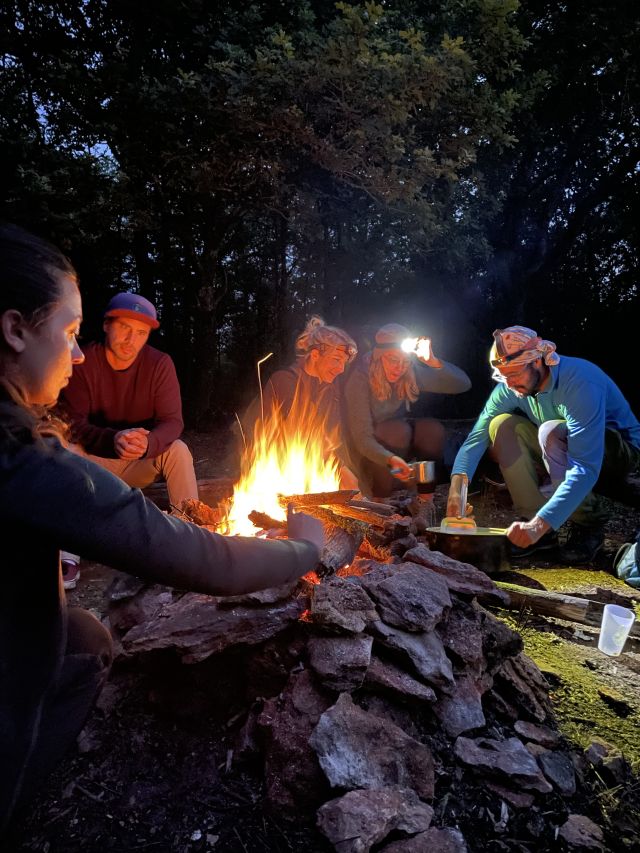 Devant la cabane