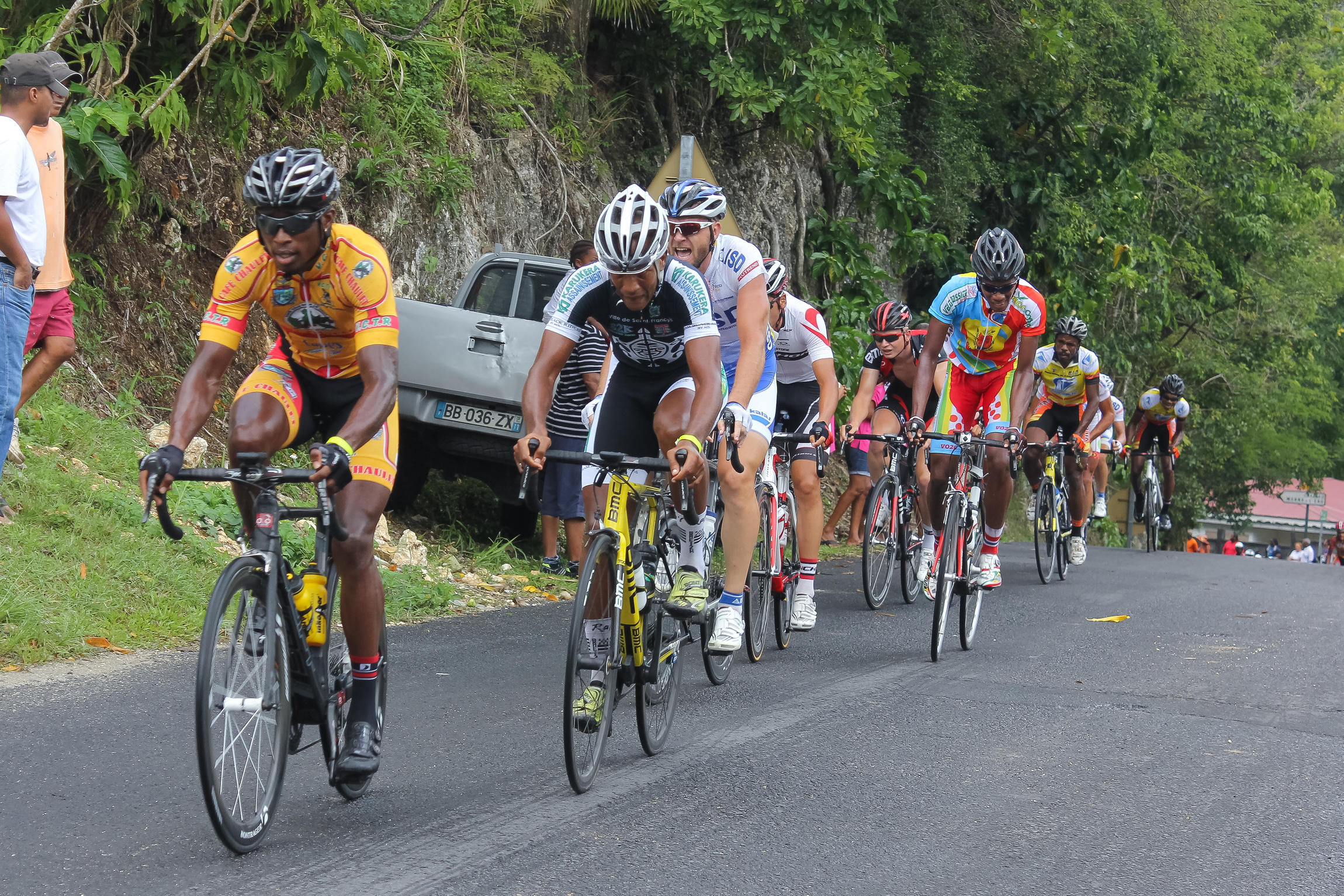 Cyclistes qui montent 