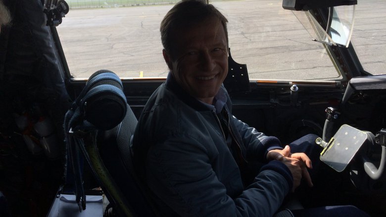 Pierjean Frison à bord d'un avion de l'Armée de l'Air