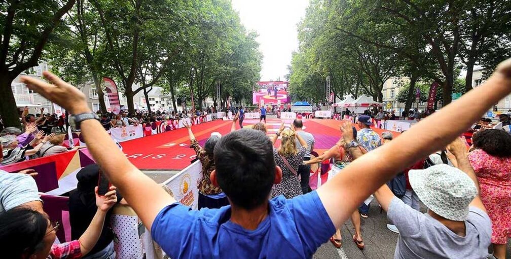 Parade des athlètes olympiques et paralympiques en Centre-Val de Loire 