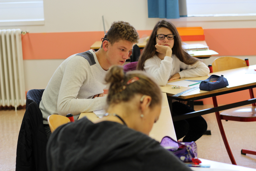 Le handicap au collège est un sujet qui concerne tous les élèves.