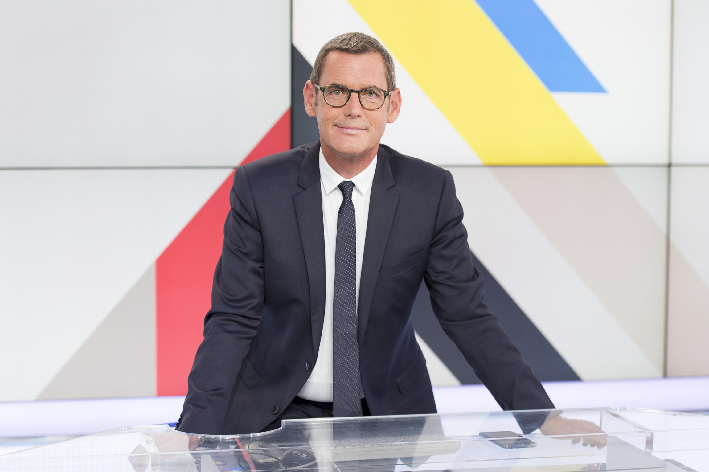 Francis Letellier sur la plateau de "Dimanche en politique"