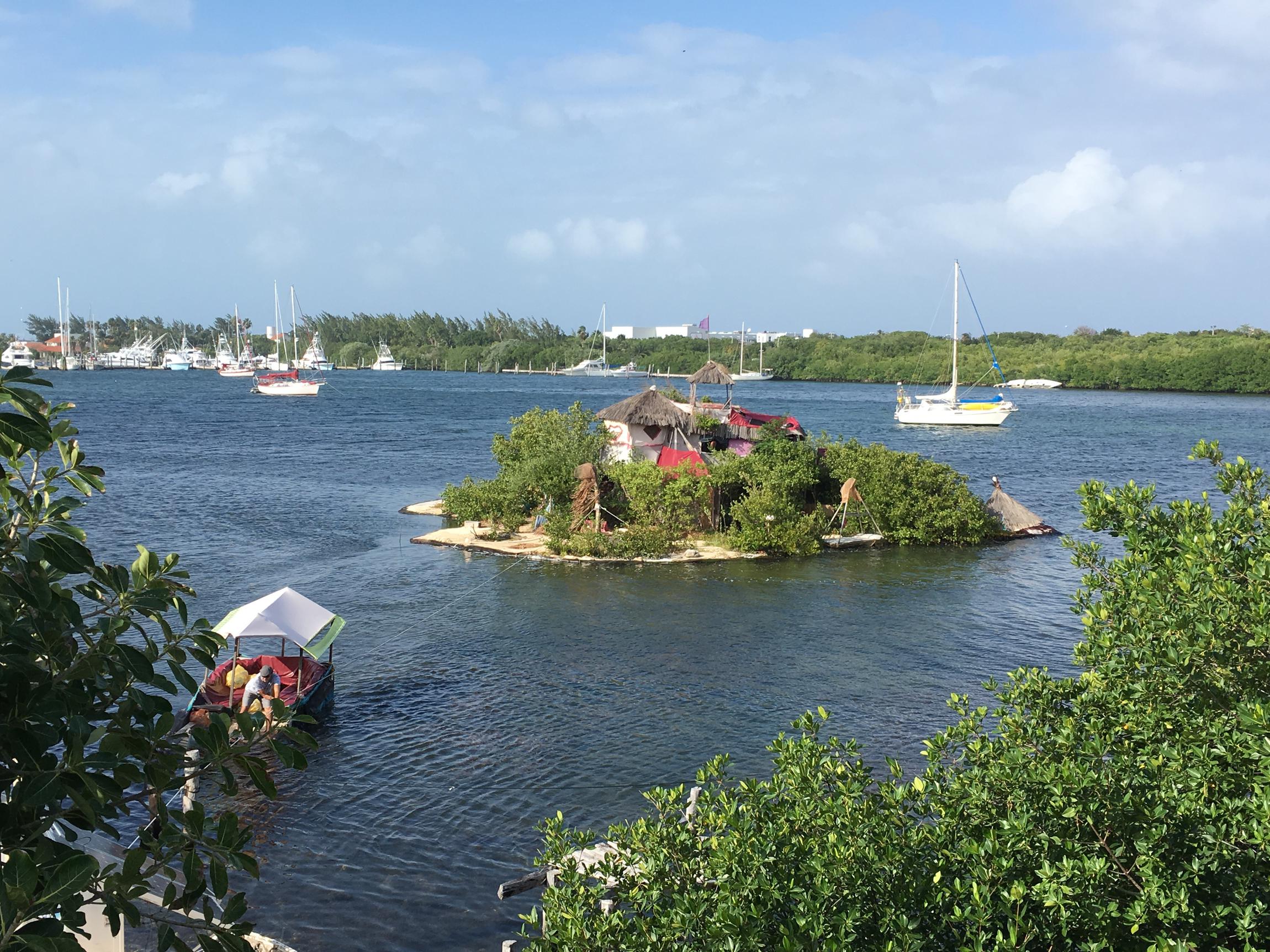 L'île artificielle de Richard Sowa, au Mexique