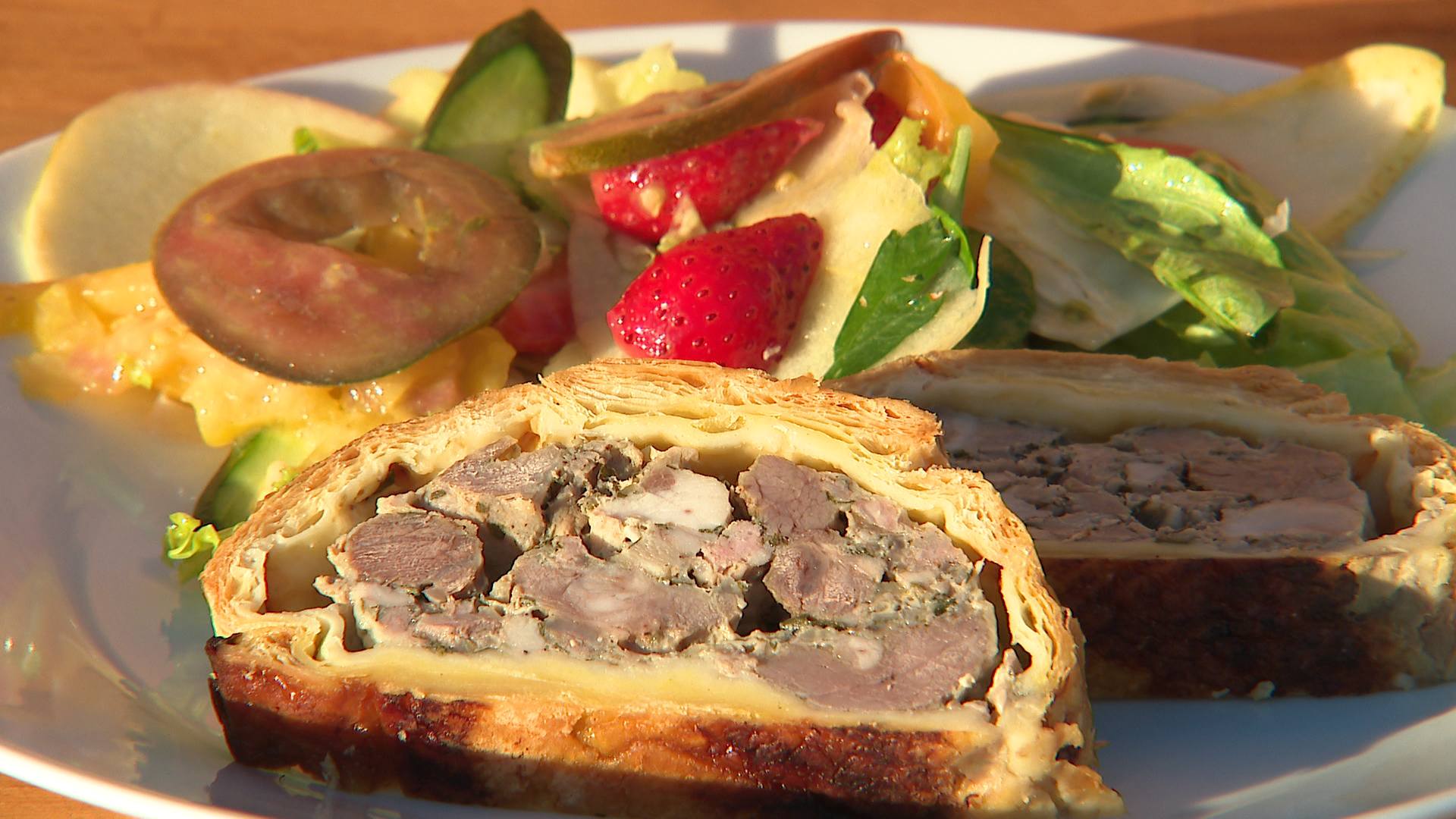 pâté en croute et sa salade