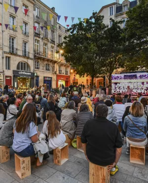 Un concert dans la ville  Un concert dans la ville