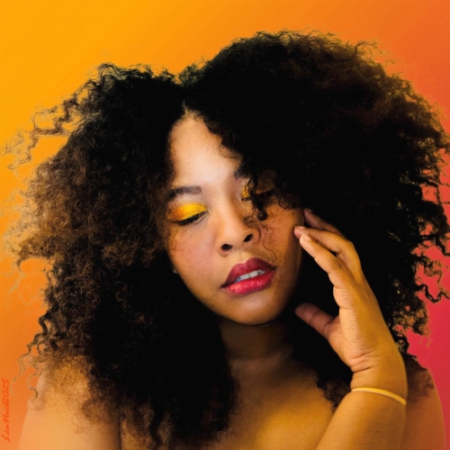 Zétwal : Rencontre avec Léa Noël pour la Saint-Valentin À l’occasion de la Saint-Valentin, l'émission Zétwal s'illumine en accueillant une figure montante de la scène réunionnaise : Léa Noël. Dans le cadre chaleureux de ce rendez-vous musical, l'artiste se livre à Yaëlle Trulès pour un moment de partage authentique, mêlant confidences et performance live.