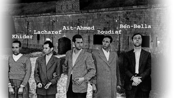 Khider, Lacharef, Aït-Ahmed, Boudiaf et Ben-Bella Photo en noir et blanc de Khider, Lacharef, Aït-Ahmed, Boudiaf et Ben-Bella
