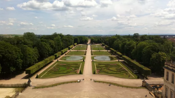 Au château des lumières... - crédit Supermouche Productions Au château des lumières...