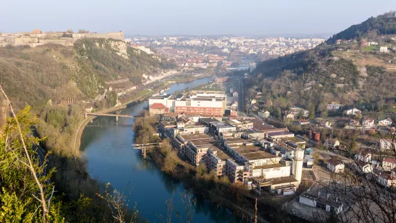l'ancienne usine de la Rhodiacéta
