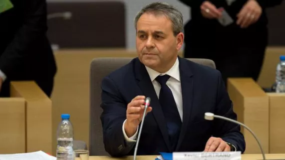 Xavier Bertrand invité du 19/20