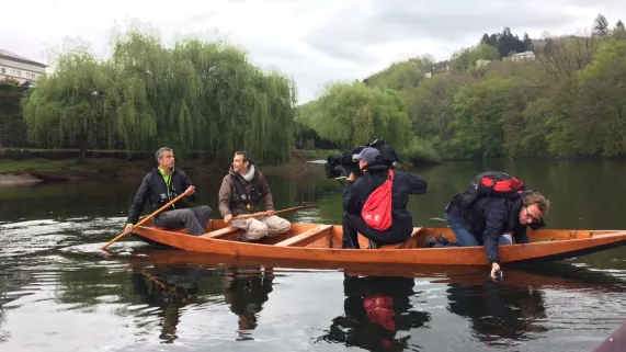 Eric Perrin et l'équipe de tournage 
