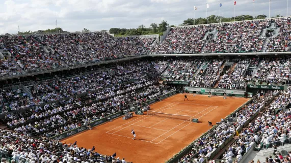 ROLAND-GARROS - INTERNATIONAUX DE FRANCE DE TENNIS & DOC « IN THE FRENCH »