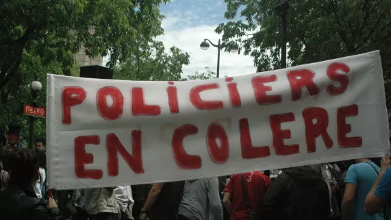 Affiche policiers en colère