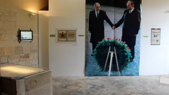 Centre Mondial de la Paix Rencontre entre François Mitterrand et Helmut Khol © Laurent Parisot