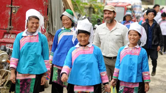Rendez-vous en terre inconnue « Clovis Cornillac chez les Miao »