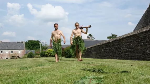 Nus et Culottés Irlande Nans et Mouts