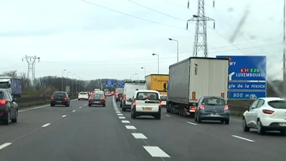 Enquêtes de Région : C'est mieux de l'autre côté