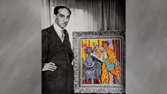 Paul Rosenberg à côté de l'« Odalisque à la robe persane jaune, anémones » d'Henri Matisse. © Image et Compagnie 21, RUE DE LA BOETIE