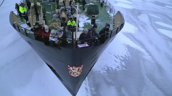 © 2P2L / Distribution internationale : Lucky You A LA CONQUÊTE DES OCEANS