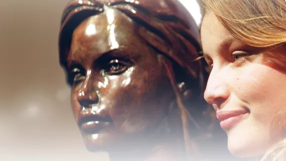 © ADLTV Laetitia Casta, visage de Marianne