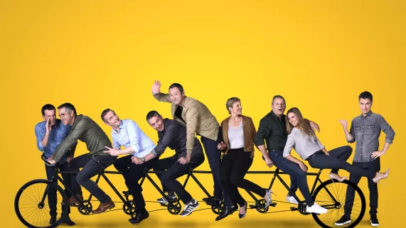 Photo © FTV / Nathalie Guyon - Montage Photo © FTV / Meije Randetti Photo avec Cédric VASSEUR, Laurent JALABERT, Franck FERRAND, Alexandre PASTEUR, Nicolas GEAY, Céline GÉRAUD, Thierry ADAM, Marion ROUSSE, Laurent LUYAT, pour le Tour de France 2017