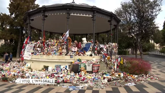 IN VIVO, L'INTEGRALE