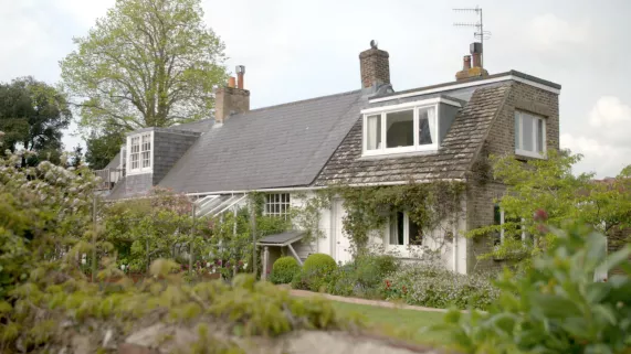 UNE MAISON UN ARTISTE