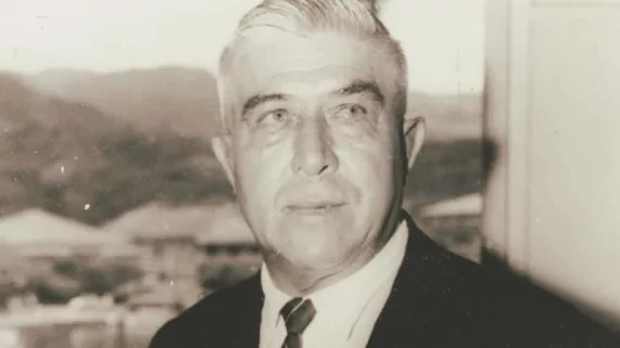 "POUVANAA, NI HAINE NI RANCUNE" "POUVANAA, NI HAINE NI RANCUNE"