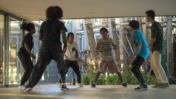 DANSE, PETIT CHEF, DANSE !