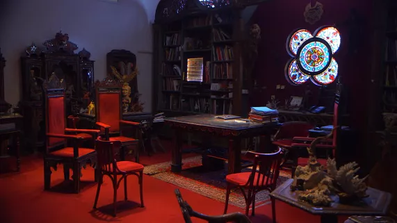 LES MAISONS INSOLITES DE PARIS