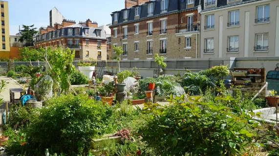 SUR LES TOITS DE PARIS, UN JARDIN EXTRAORDINAIRE