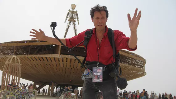 J'IRAI DORMIR CHEZ L'HOMME QUI BRULE