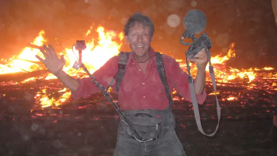 J'IRAI DORMIR CHEZ L'HOMME QUI BRULE