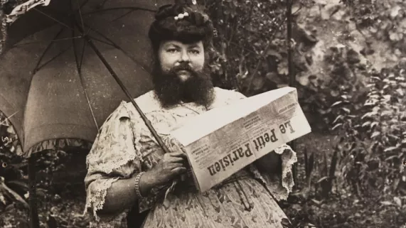 FEMME BARBE