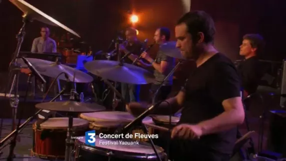 le groupe Fleuves au festival Yaouank 2016 le groupe Fleuves au festival Yaouank 2016