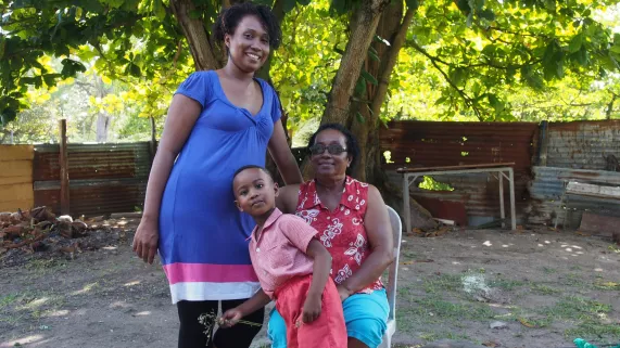 ©P. Lane RETOUR A AGALEGA