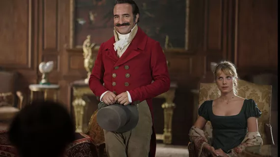 Jean Dujardin et Mélanie Laurent © Christophe Brachet / JD Prod / Les Films sur Mesure