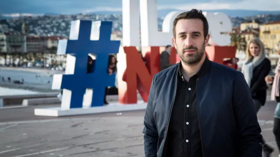 Réseau d'Enquêtes © Grand Angle productions Réseau d'Enquêtes © Grand Angle productions