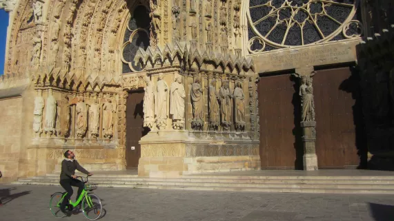 Pourquoi chercher plus loin - Sacrée Reims Pourquoi chercher plus loin - Sacrée Reims
