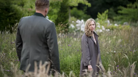 Steffan HILL - © 2014 Suite Distribution Limited SUITE FRANÇAISE