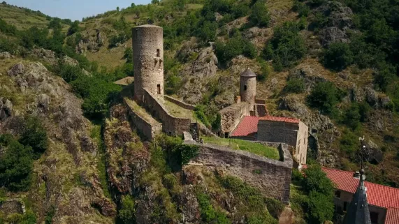 VILLAGES DE FRANCE, LABEL ET TAIS-TOI !