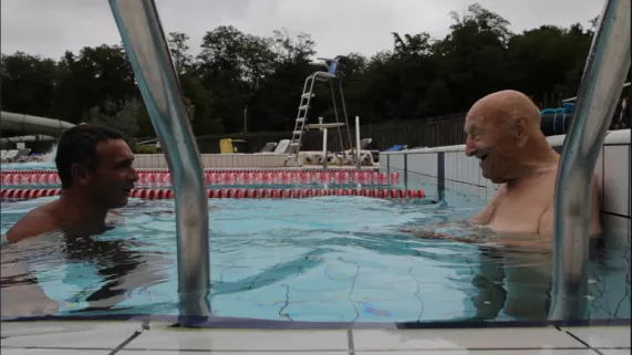 piscine Troisième nage