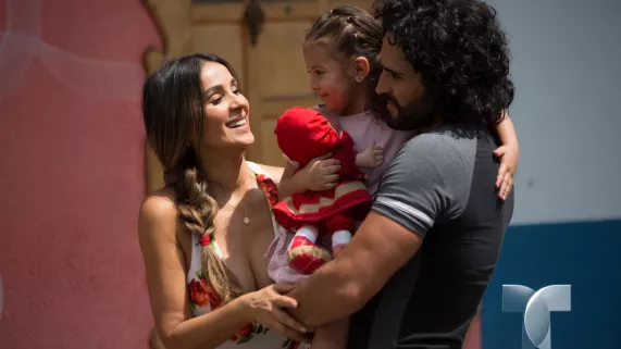 © TELEMUNDO CATALINA - Saison 2